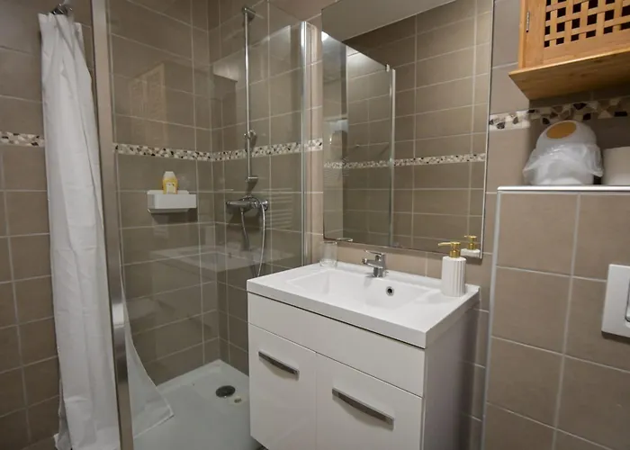 Xena - With Terrace Aspretto - By Tgb Apartment *